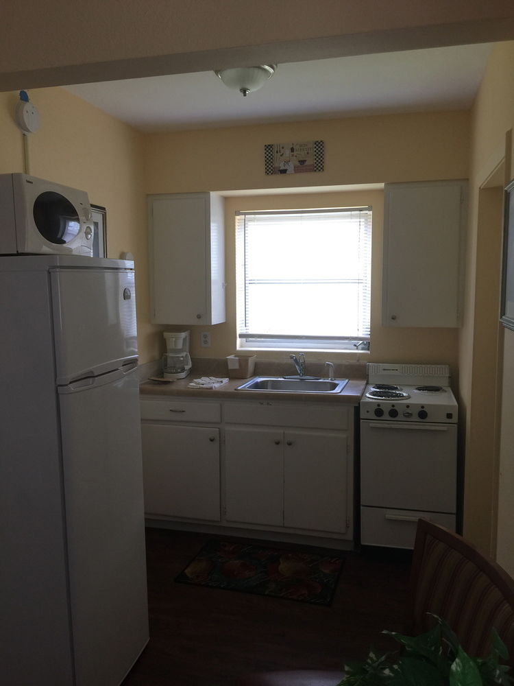 Amber Tides Motel - photo 21