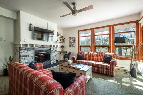 Le Serein Condo Tremblant Les Eaux — 4-Star Luxury Hotel in Mont-Tremblant, Canada
