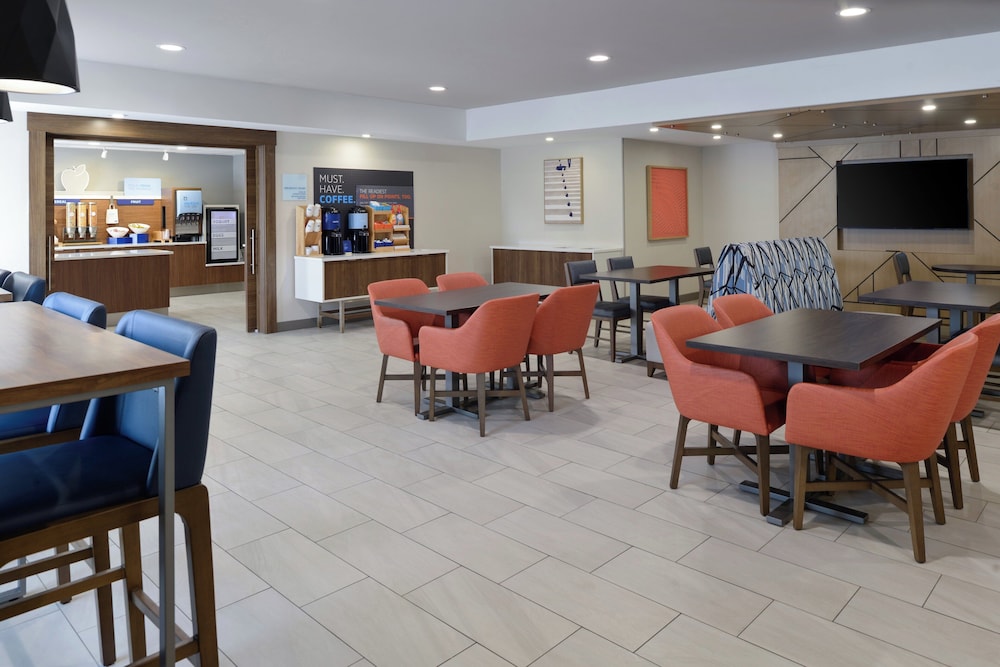 Holiday Inn Express Hotel and Suites Marysville by IHG - photo 65