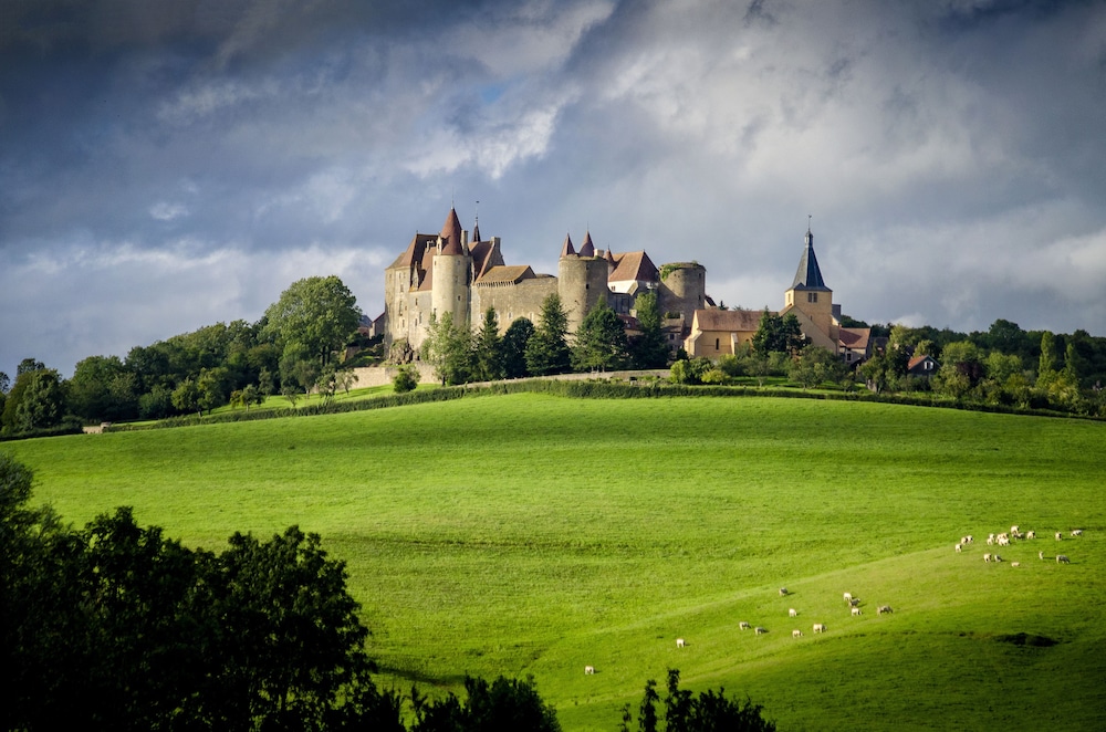 Le Domaine des Prés Verts & Spa Vinésime — 4-Star Luxury Hotel in Chateauneuf, France
