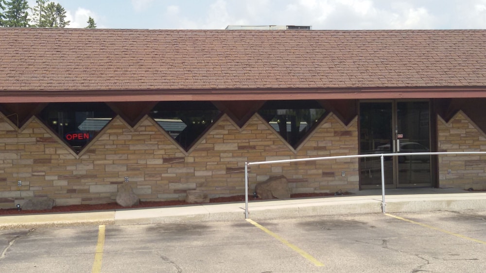 Knights Inn Stevens Point - photo 34