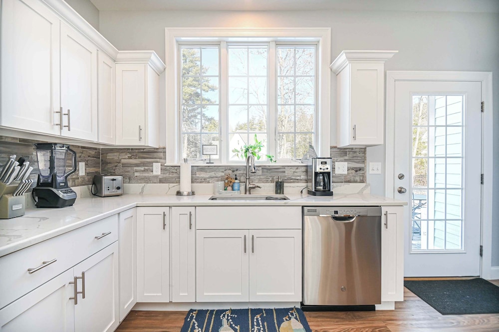 Maritime Meadows Charming Resort style Home - photo 13