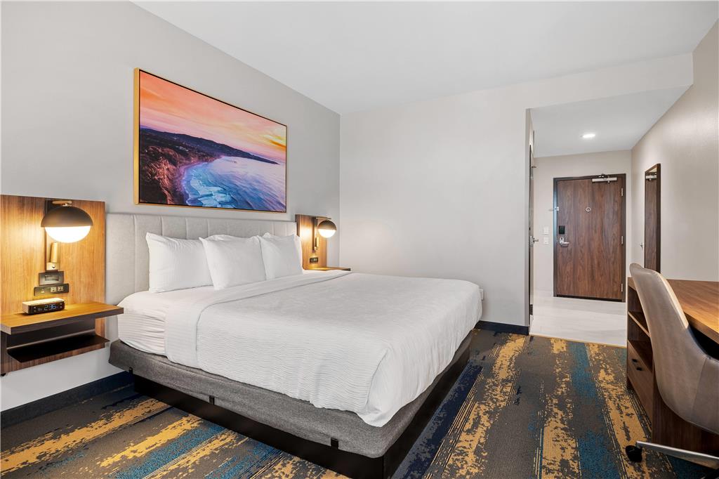 La Quinta Inn & Suites by Wyndham La Habra - photo 56