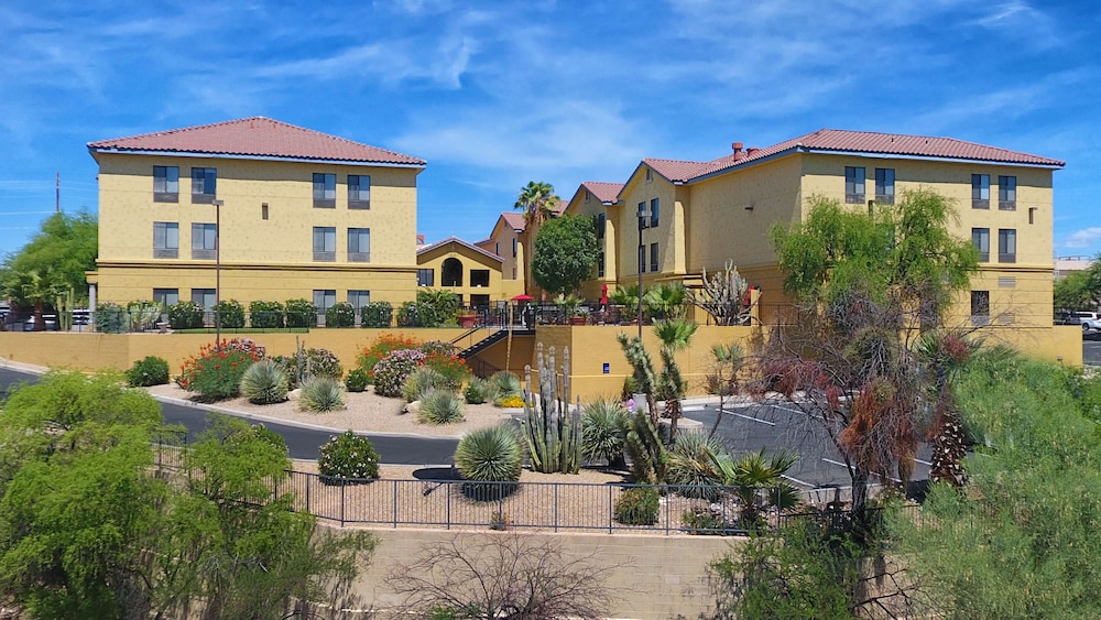 Hampton Inn & Suites Tucson Mall - photo 44