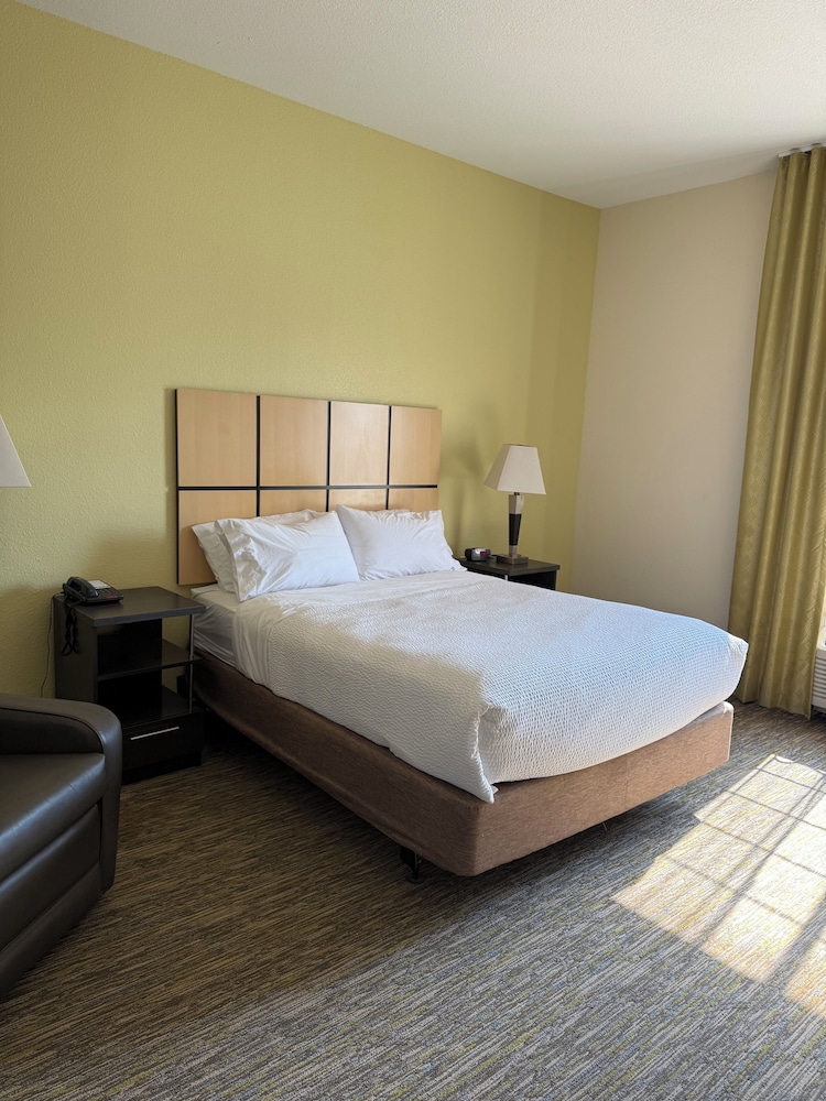 Candlewood Suites Cotulla by IHG - photo 6