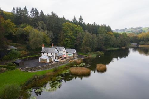 Lake House — 4-Star Luxury Hotel in Brecon, United Kingdom