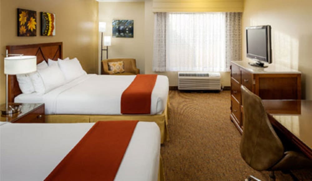 Holiday Inn Express Simi Valley by IHG - photo 13