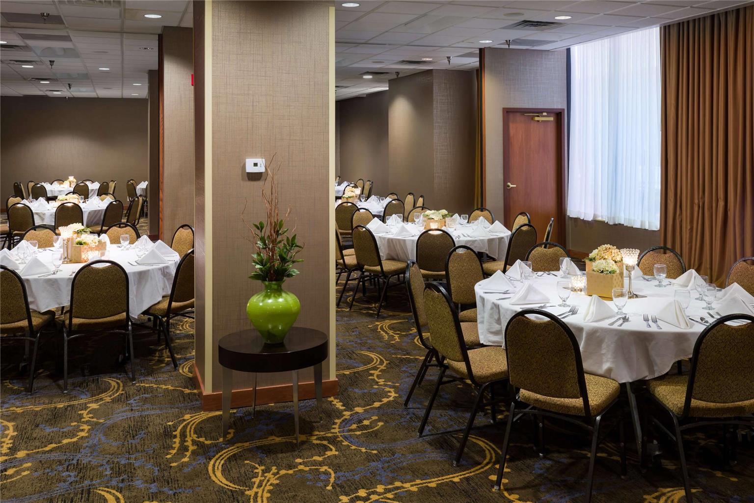 Radisson Hotel Bismarck - photo 19