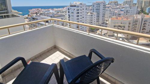 Apart Brisa Mar Sea View Parking By Bedzy — 4-Star Luxury Hotel in Armacao De Pera, Portugal