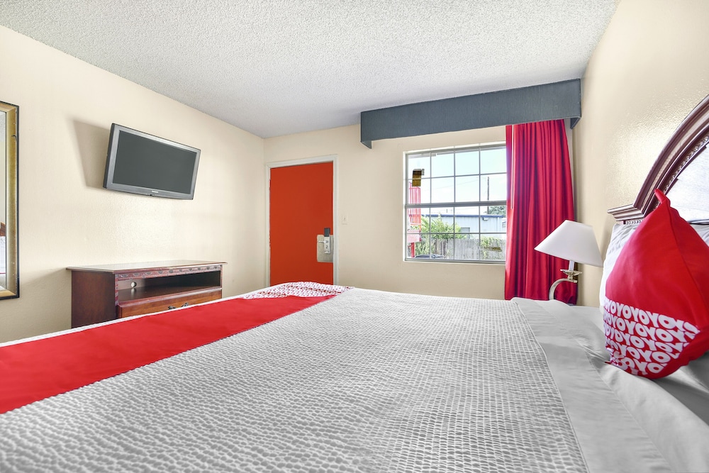 OYO Hotel San Antonio Lackland near Seaworld - photo 4