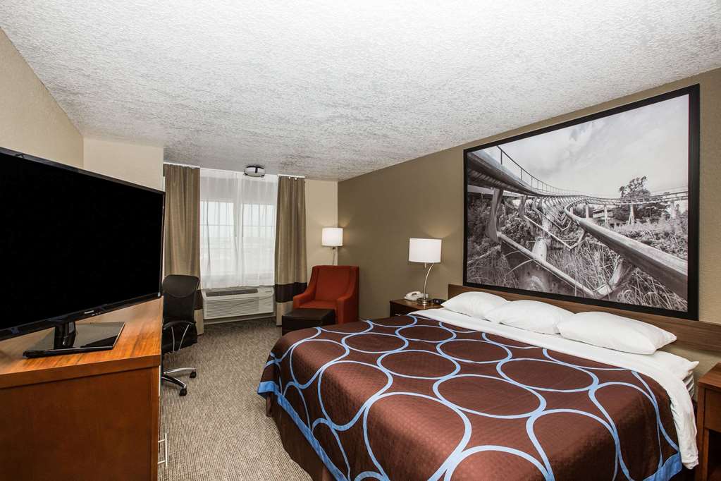 Super 8 by Wyndham Altoona - photo 7