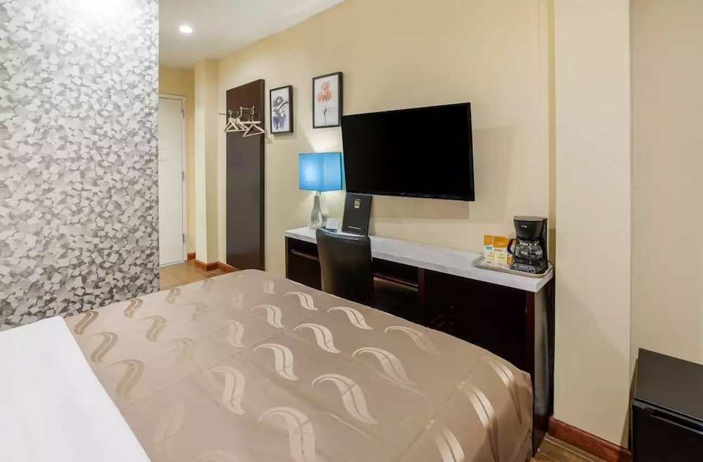 Quality Inn near Sunset Park - photo 19