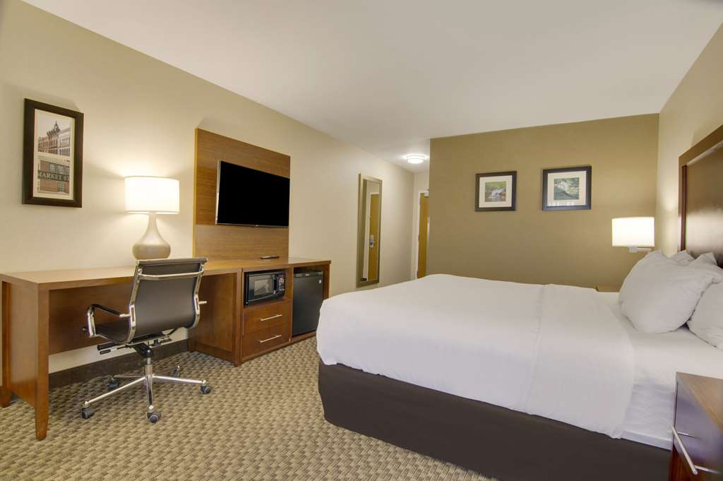 Comfort Inn Airport - photo 11