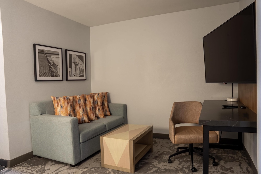 DoubleTree by Hilton Fort Worth Fossil Creek - photo 30