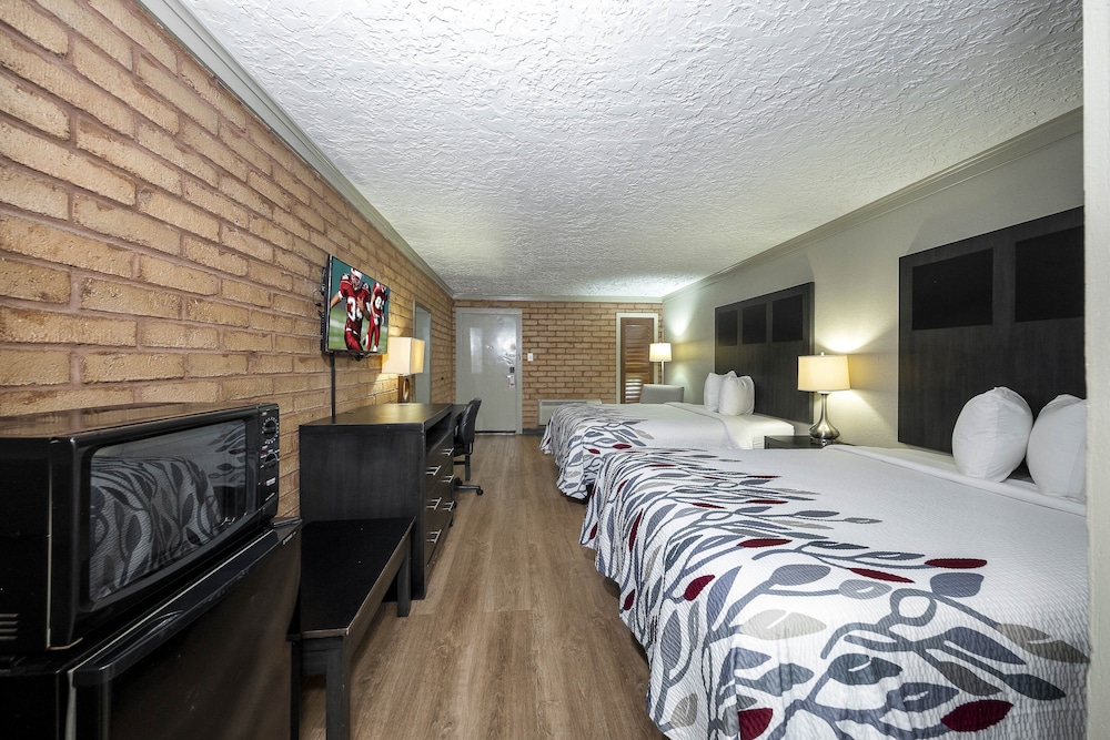 Red Roof Inn Monroe - photo 13