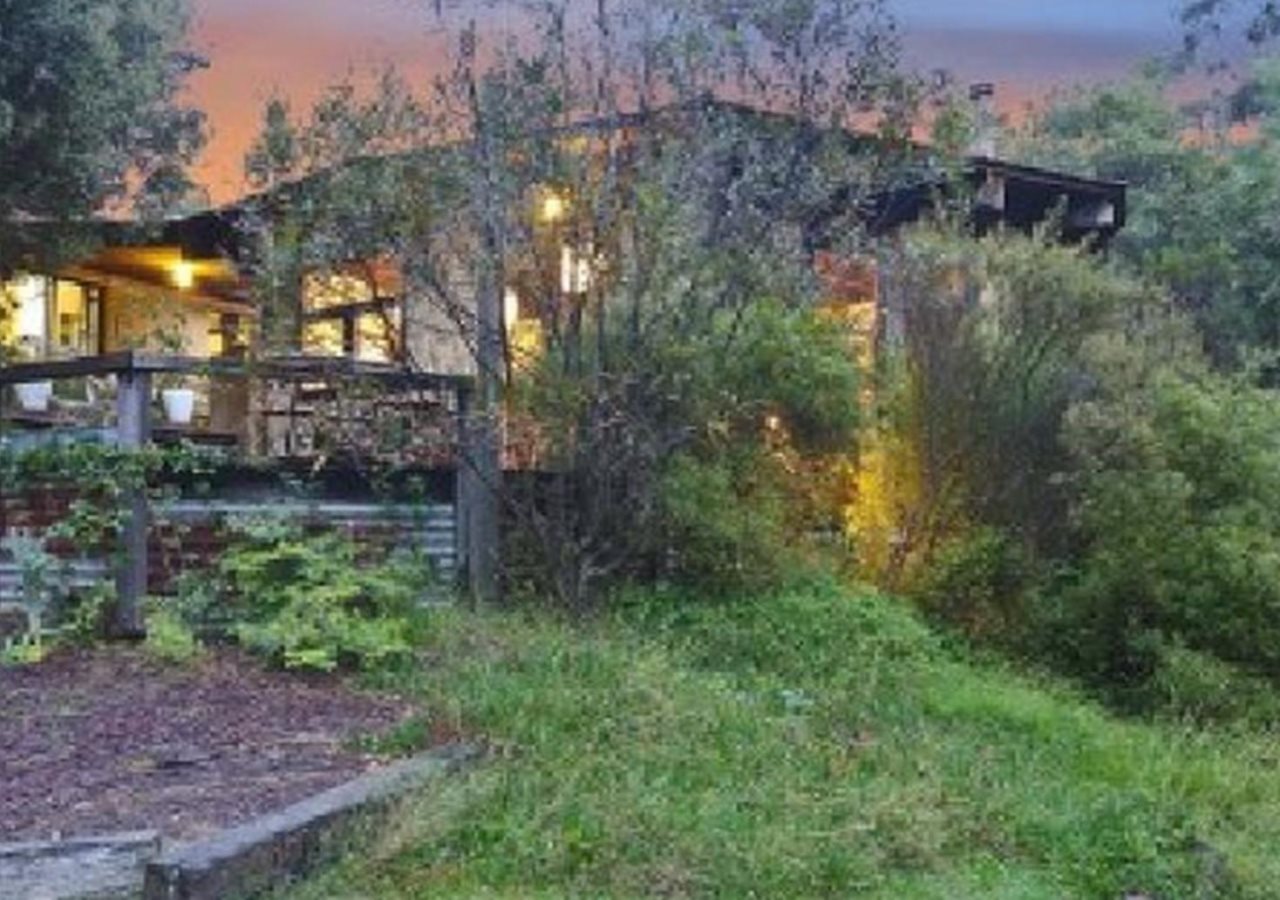 Kanimbla View Clifftop Retreat in Blackheath, Australia