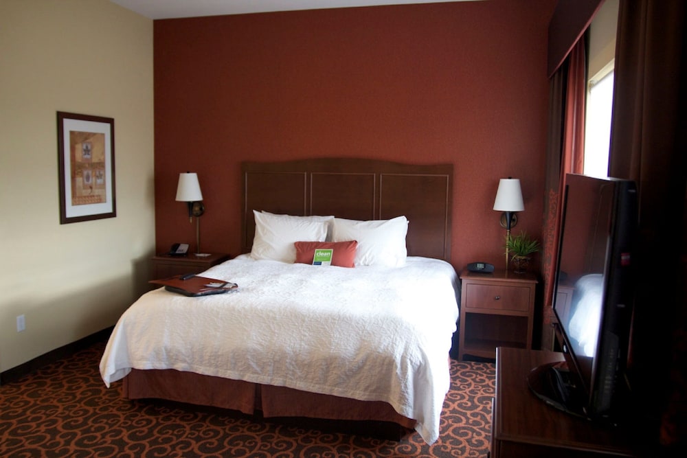 Hampton Inn & Suites Watertown - photo 30