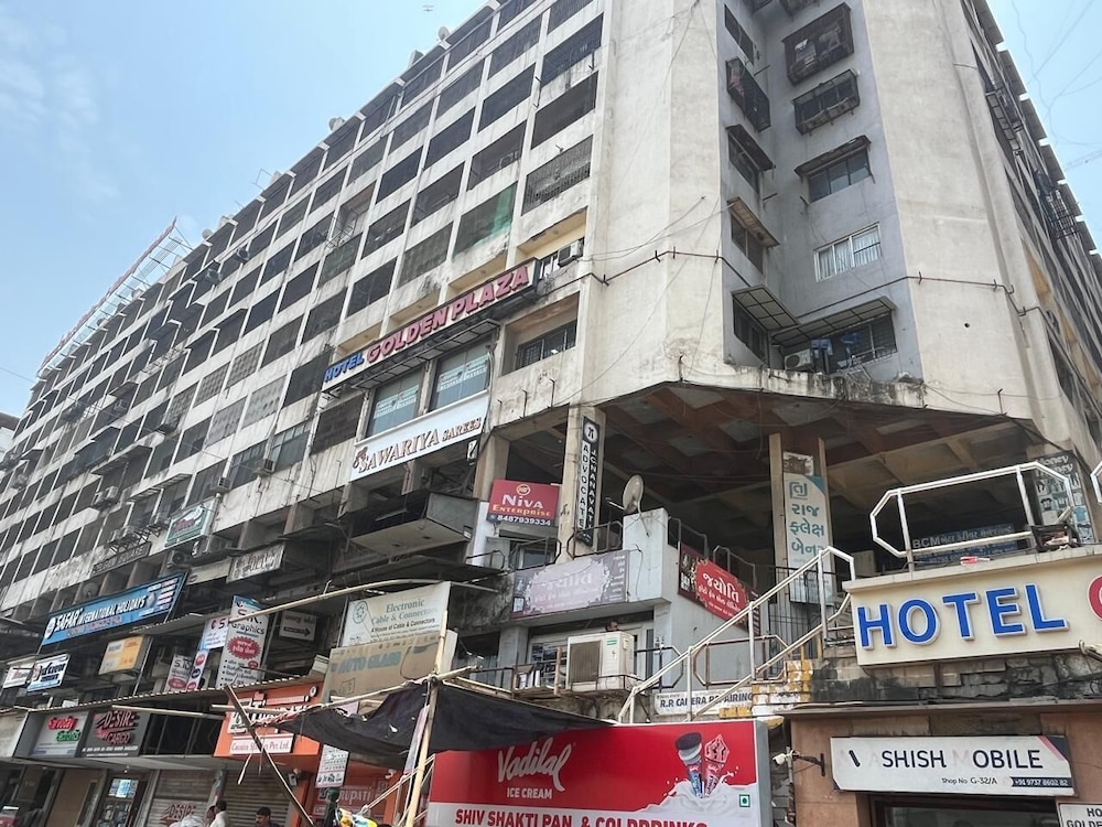 Hotel Golden Plaza — Surat