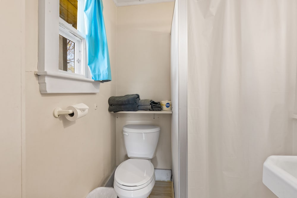 Beach Motel & Suites - photo 32