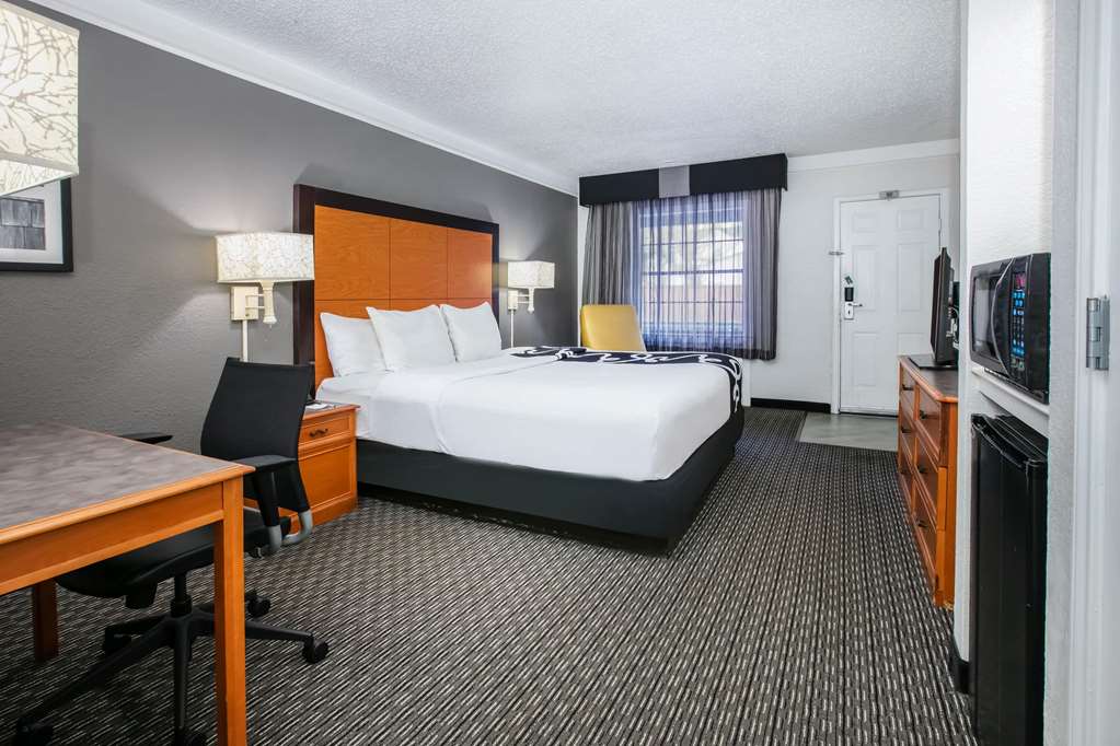 La Quinta Inn by Wyndham Dallas Uptown - photo 44