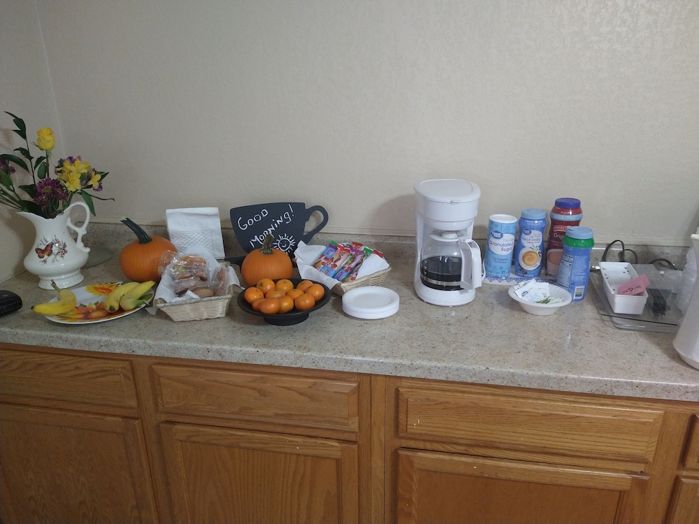 Grand View Plaza Inn & Suites - photo 92