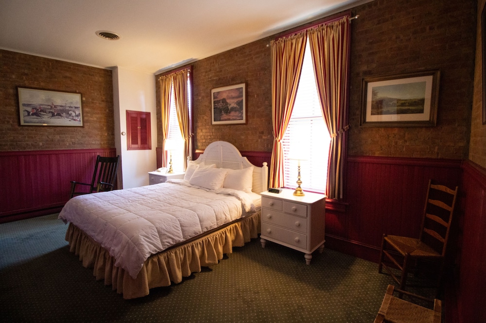Beekman Arms and Delamater Inn - photo 9