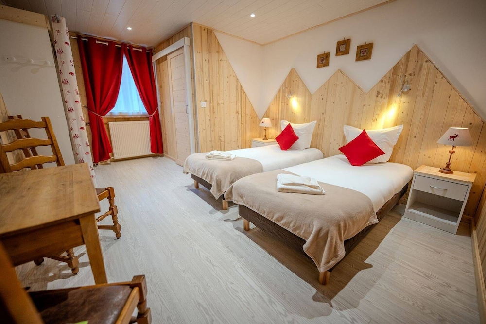 Hôtel du Centre — hotel in Valloire