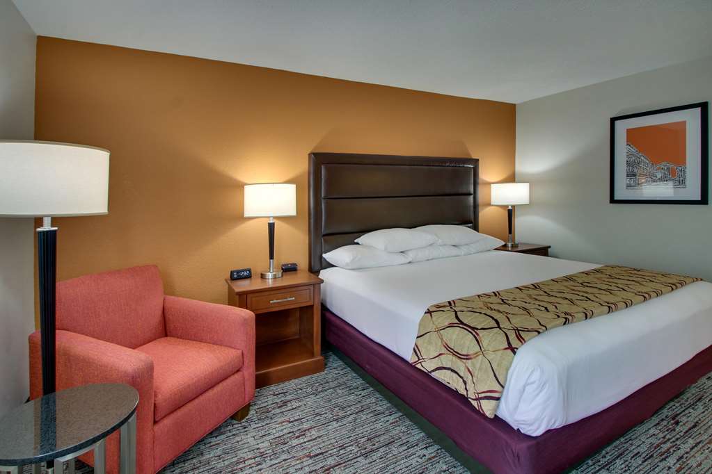 Drury Inn & Suites Evansville East - photo 28