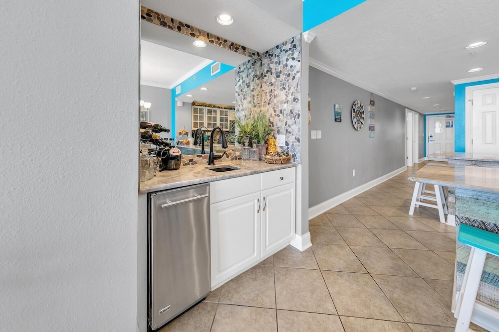 Majestic Beach Towers 2 404 - photo 23
