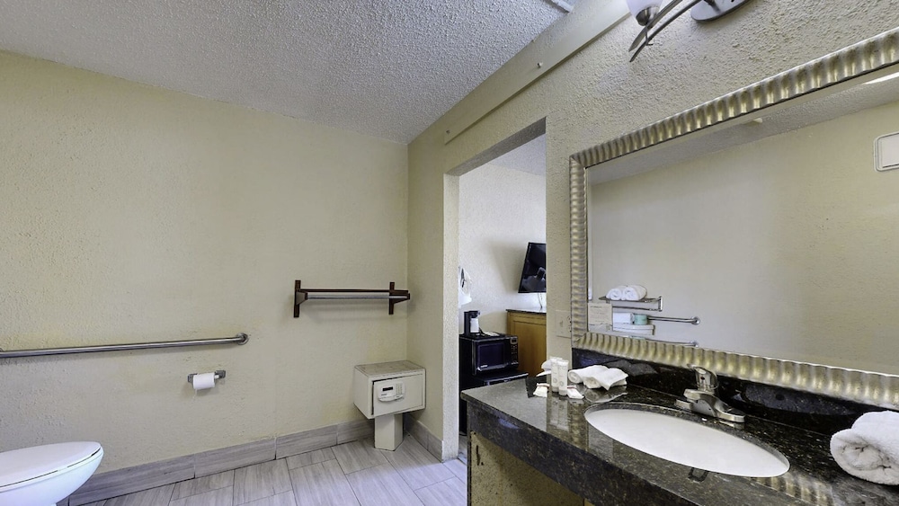 Days Inn by Wyndham Orlando Downtown - photo 37