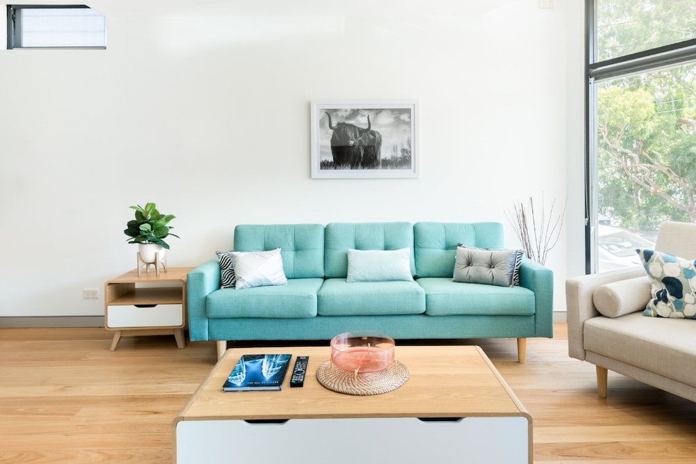 Studio 64 Oyster Bay Modern 3 Bedroom — 4-Star Luxury Hotel in Oyster Bay, Australia