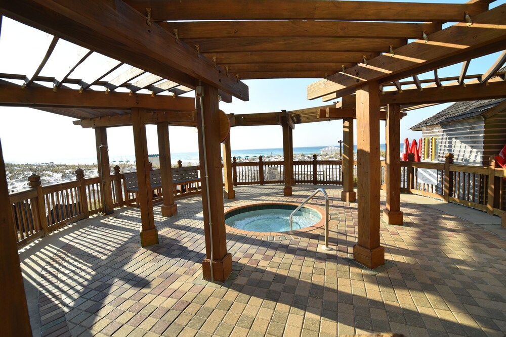 Pelican Beach Resort & Conference Center - photo 38