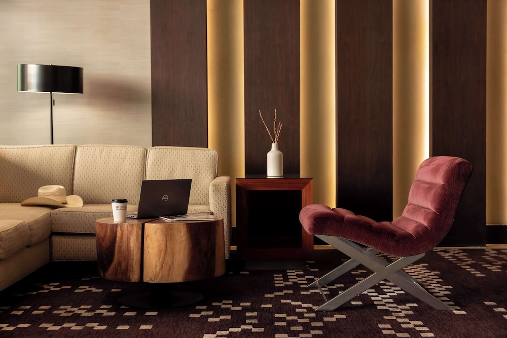 Hilton Garden Inn Downtown Dallas - photo 3