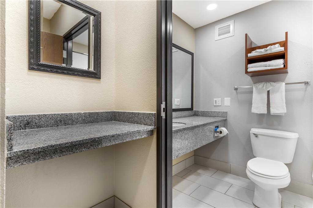 Best Western Plus Yukon - photo 41