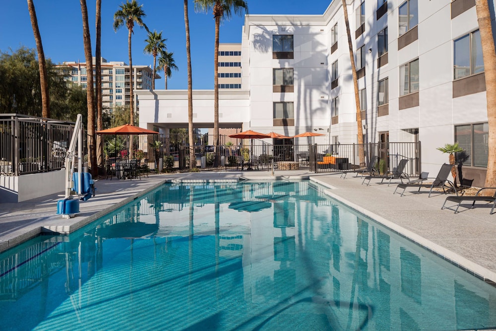 Hampton Inn Phoenix Biltmore - featured photo