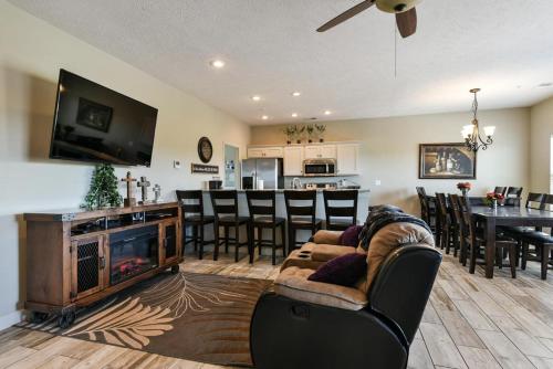 The LUX @ Stonebridge Close to SDC Resort Amenities - photo 21