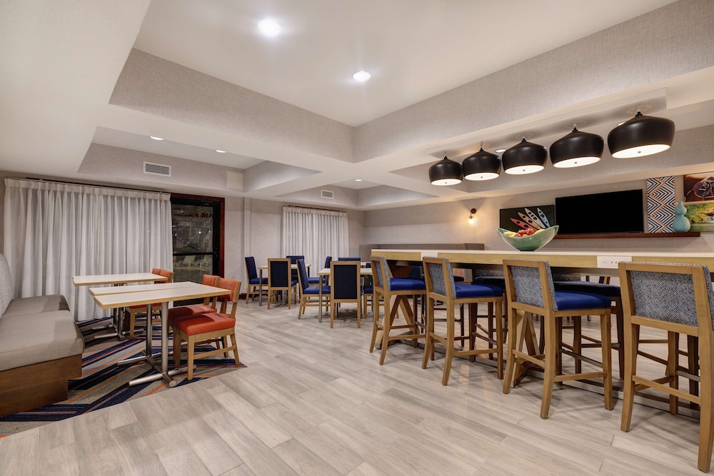 Hampton Inn Hot Springs - photo 33