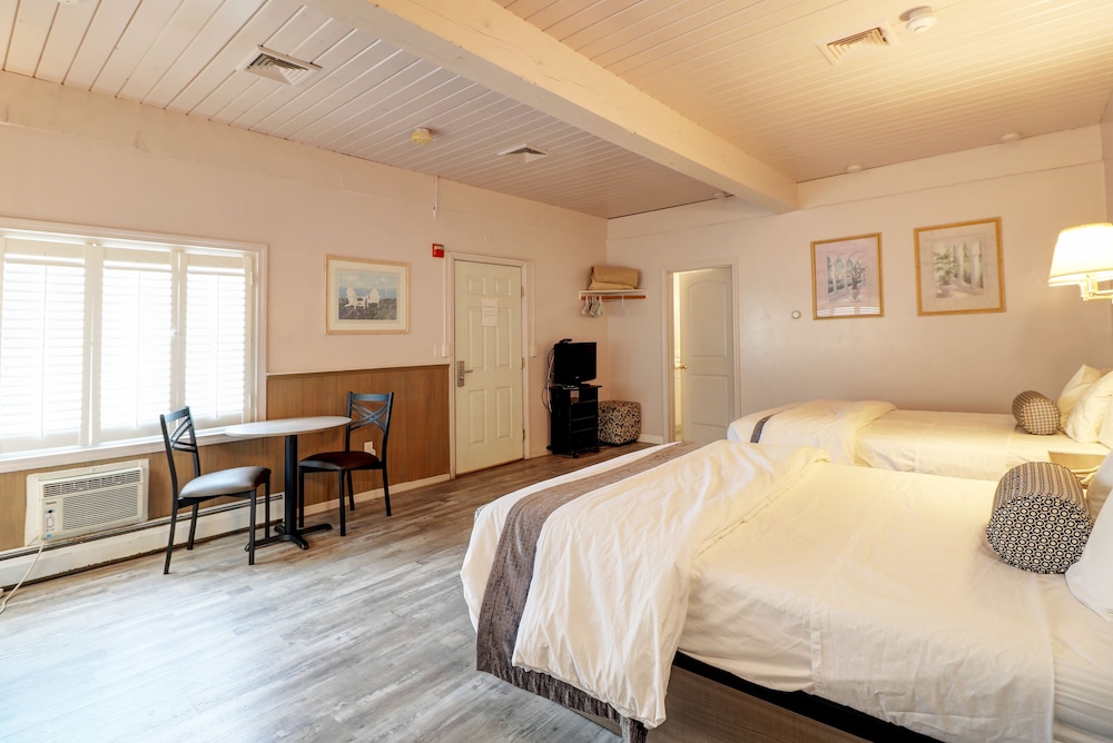 Hamilton Village Inn - photo 21