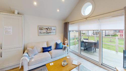 Bay Breeze Part of the The Bay Filey Holiday Village with pool gym and direct beach access pub restaurant tennis and meadows walks