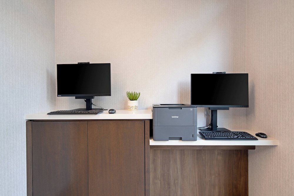 SpringHill Suites by Marriott Valencia - photo 22