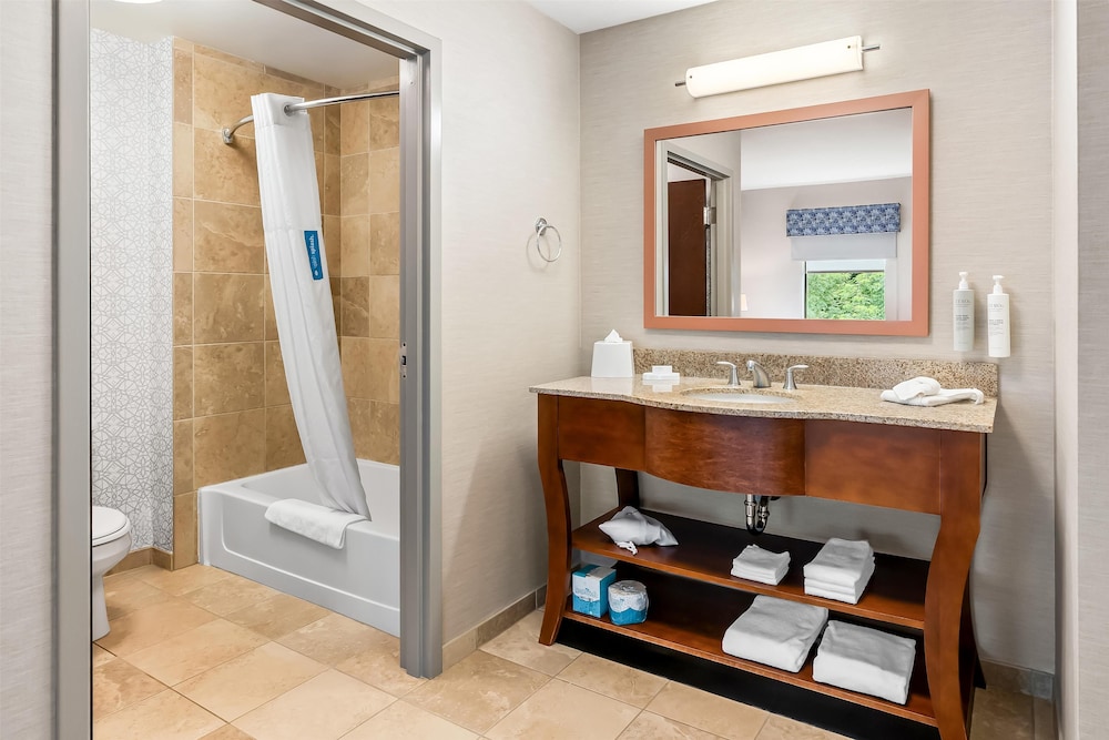Hampton Inn & Suites Grove City - photo 31