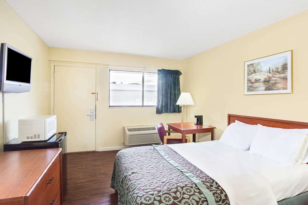 Days Inn by Wyndham Athens - photo 11