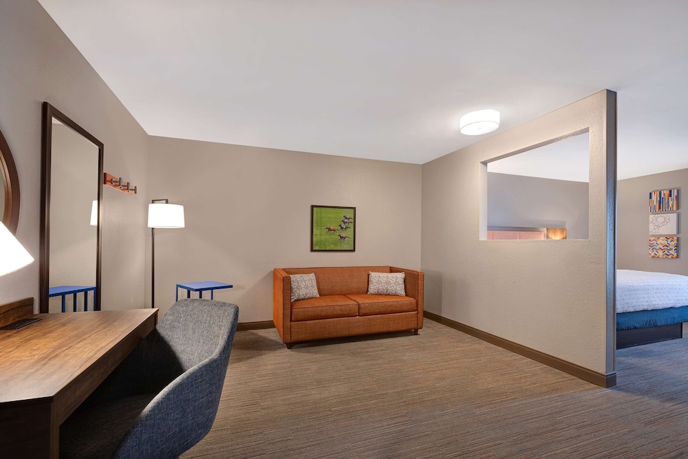 Hampton Inn Hot Springs - photo 13