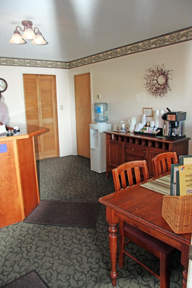 Potsdam Inn - photo 31