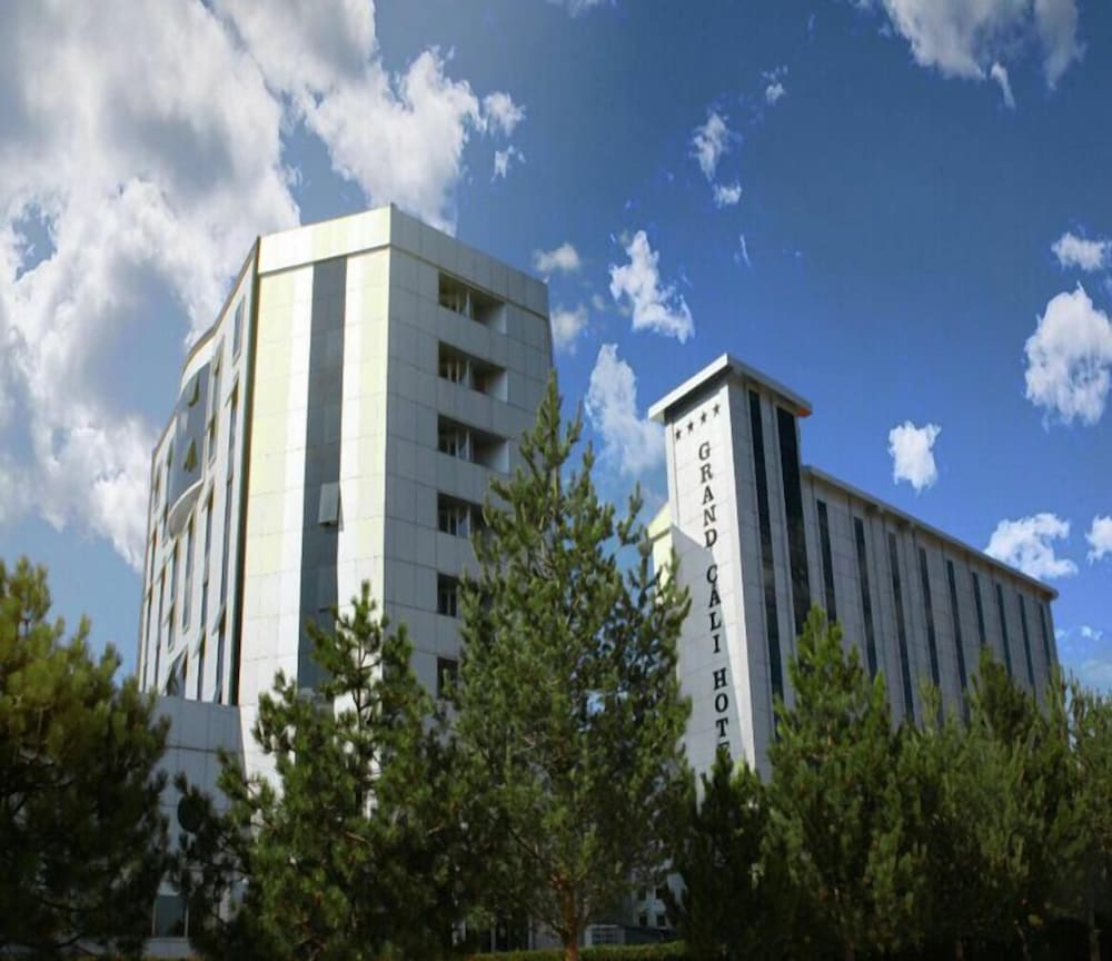 Grand Cali Hotel — 4-Star Luxury Hotel in Bozuyuk, Turkey