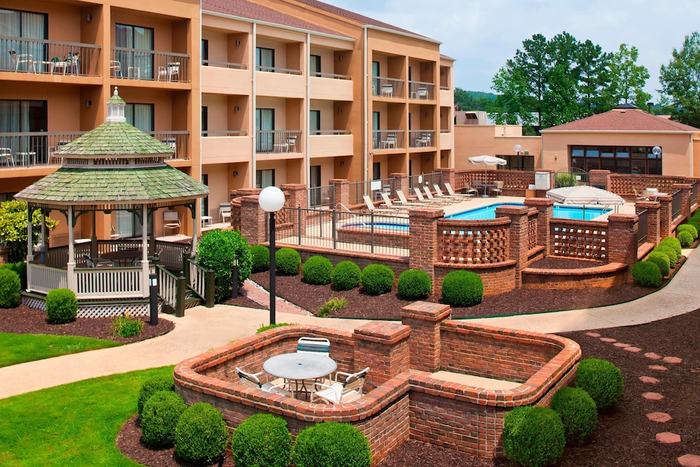 Courtyard by Marriott Huntsville University Drive - photo 12