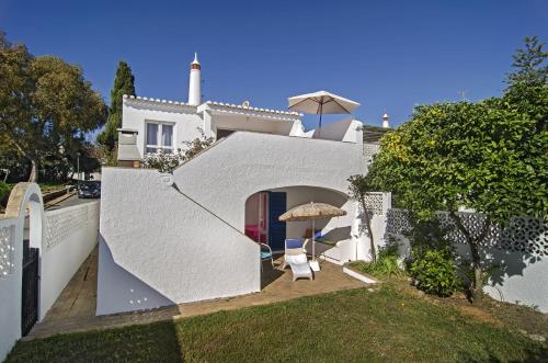 LGS62 V3 casa e jardim a 100mts praia da Luz — 4-Star Luxury Hotel in Luz, Portugal