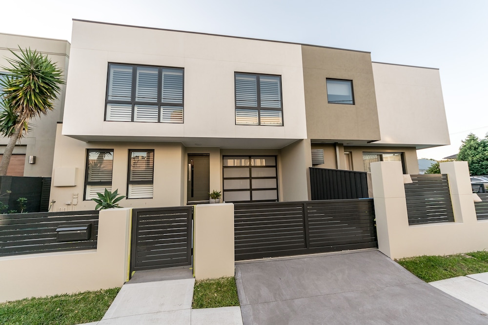 Sandcastle 26a Winsor Street in Merewether, Australia