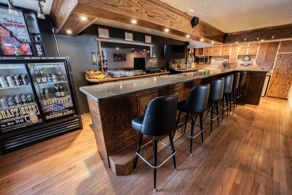 Clover Creek Inn - photo 26