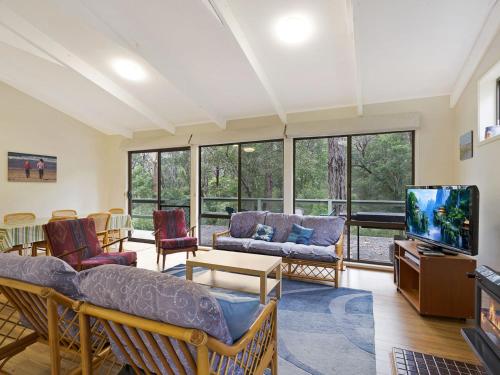 37 Coastal Court Bush Retreat By The Sea — Dalmeny